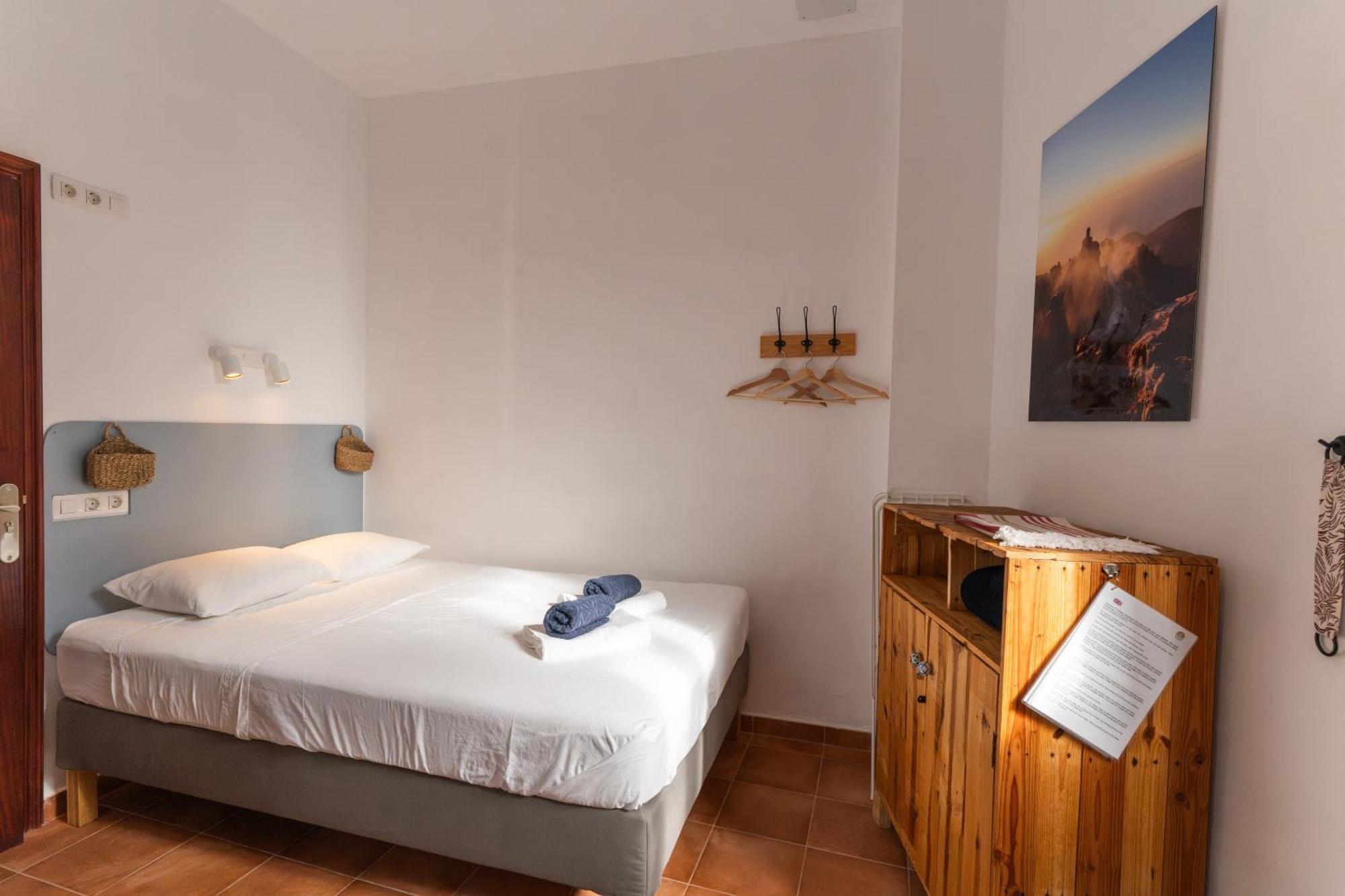 Bed & Breakfast Tenohomes Rustic House With Terrace & Nature Views