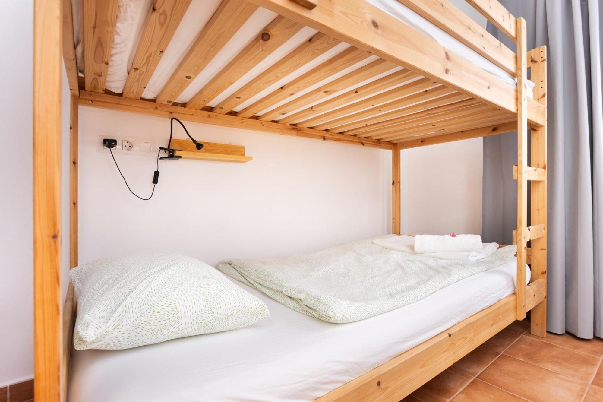 Bed & Breakfast Tenohomes Rustic House With Terrace & Nature Views